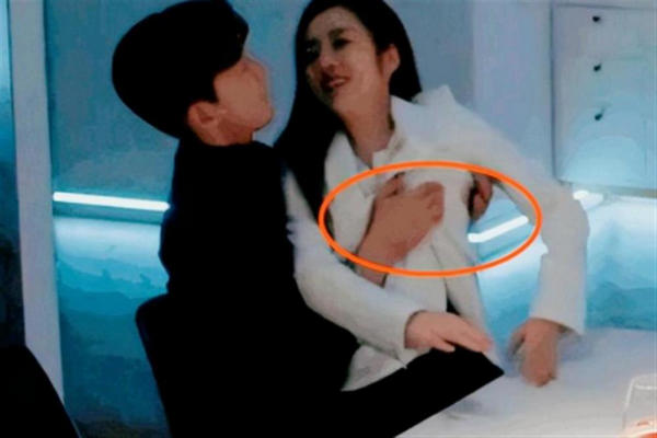 缩略图 | 引发众怒后，张翰剧集《东八区的先生们》被下架！