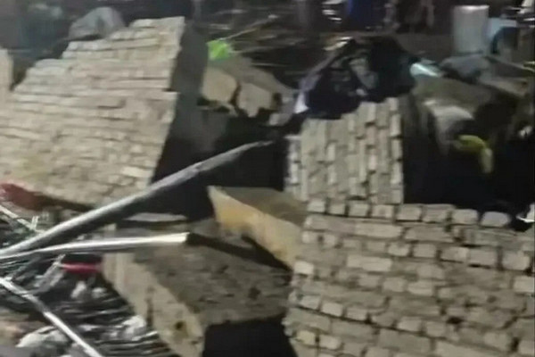 缩略图 | 女子参加丧礼被砸死，遗体已停放半年多！