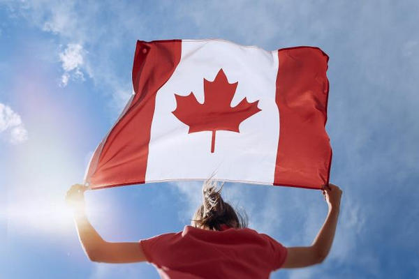 缩略图 | 加拿大政府开放电子版公民证，入籍好处多多！