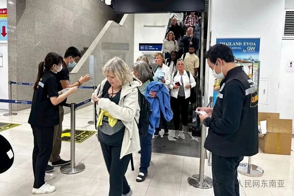 缩略图 | 印度暴发人传人疫情，死亡率高达75%！泰国机场大量印度游客入境！