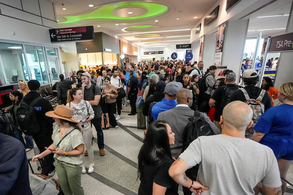 缩略图 | 渥太华春假拉开帷幕！渥太华机场和火车站迎来出行高峰！