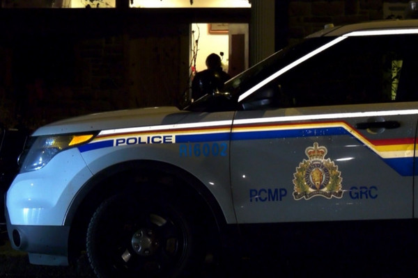 缩略图 | 三名华人被捕判刑，赔偿35.7万！涉用伪造汇票购买豪车！