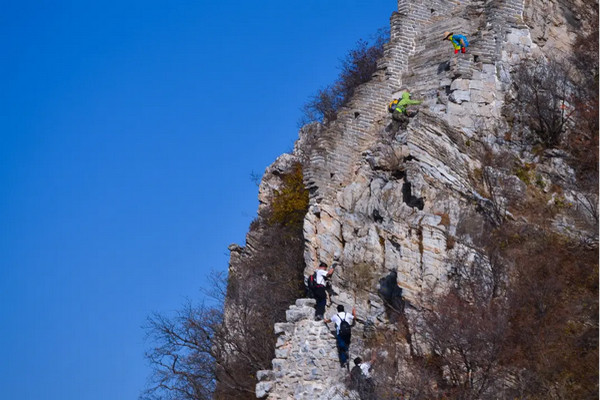 缩略图 | 连发多起死亡失联事故！你以为的“诗和远方”，可能是在拿命试错！