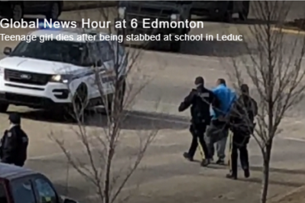 缩略图 | 校园惨案！加拿大17岁女生课堂上被刀捅死！