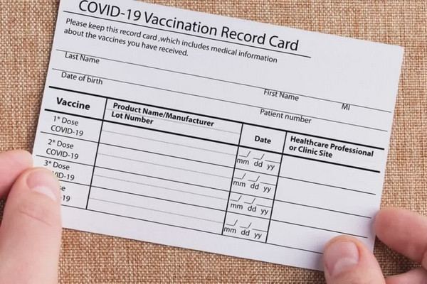 缩略图 | 一张疫苗证卖$500！加拿大竟有人在Craigslist公开买疫苗证！