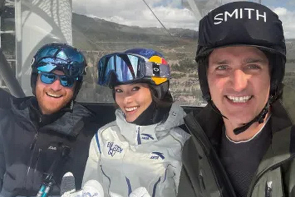 缩略图 | 照片曝光：谷爱凌和加拿大前总理一起滑雪！旁边还有哈里王子！