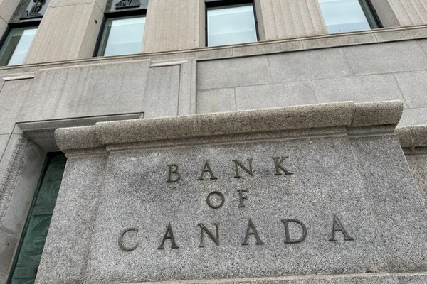 缩略图 | 油价突然飙升！机构警告：加拿大央行下一步可能加息