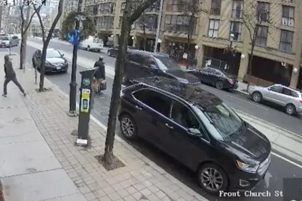 缩略图 | 89岁华人突然被推倒身亡！嫌犯被判不负刑事责任！