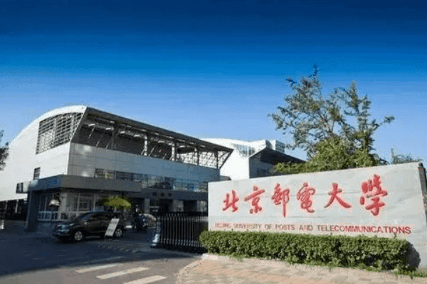 缩略图 | 家长花2万大摆宴席庆升学，宾客看到校名却笑出眼泪，结局太尴尬！