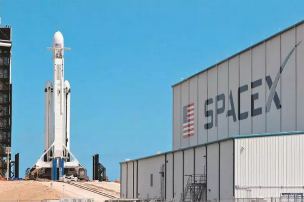 缩略图 | 出状况，马斯克的SpaceX面临破产？