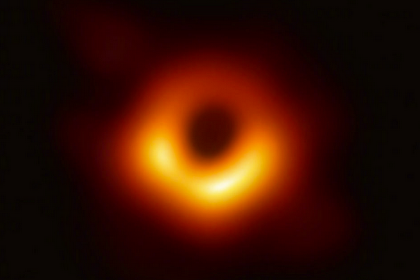 缩略图 | 人类拍摄的首张黑洞照片正式公布！