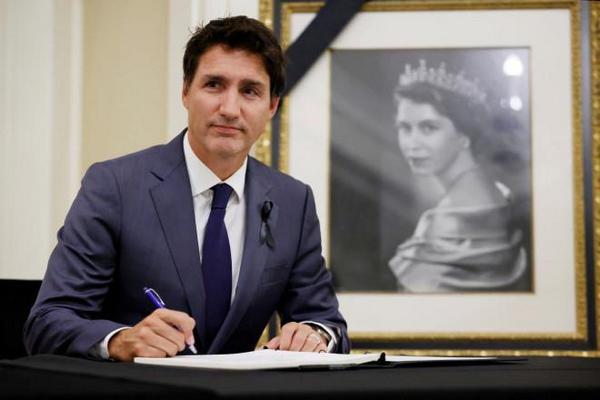 缩略图 | 杜鲁多宣布加拿大捐2000万给女王奖学金项目，网友不买账
