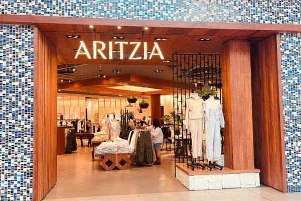 缩略图 | 加拿大时装品牌Aritzia超50名员工曝惊人内幕：每天给外貌打分，不瘦会被羞辱！