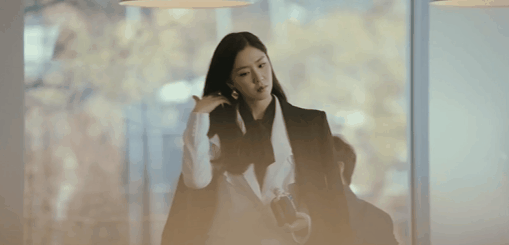 缩略图 | 37岁女明星独居7年还酷爱喝酒，公开私生活后治愈无数人……