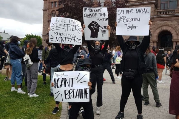 缩略图 | 加拿大多个城市举行反种族主义示威游行
