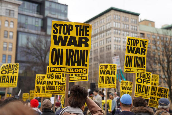 缩略图 | 打击伊朗遭遇三大反噬，美国还能撑多久？