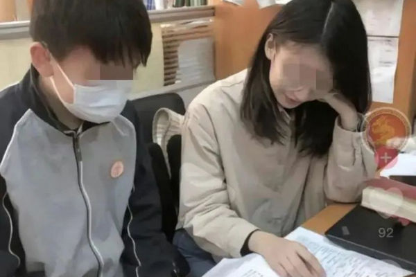 缩略图 | 上海美女教师出轨学生后，网上出现一堆“张老师”！