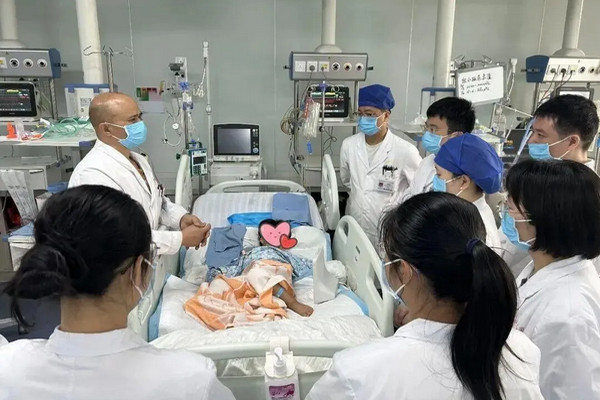 缩略图 | 女童被眼镜王蛇咬伤，“假死”3天后奇迹生还！