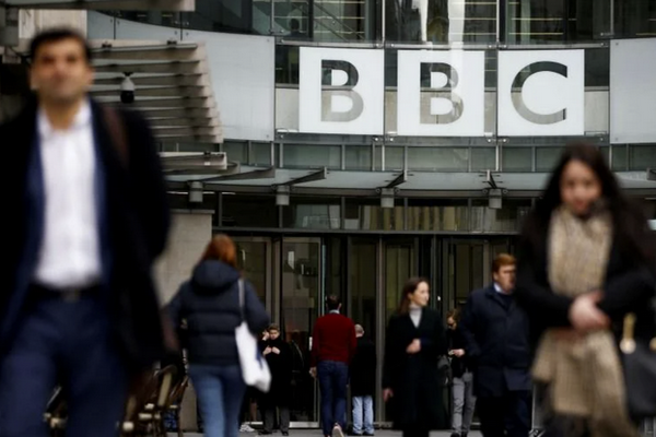 缩略图 | BBC被曝已制作好秘密广播脚本，以备英国今冬大停电！