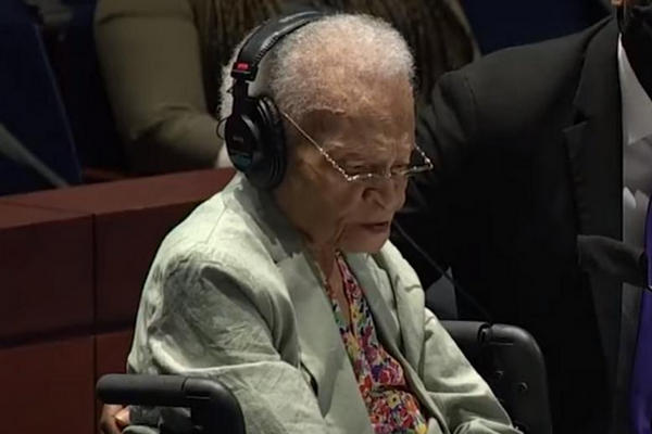 缩略图 | 107岁黑人奶奶讲述种族大屠杀经历：忘不了白人暴行