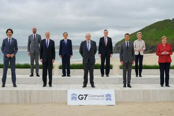 缩略图 | G7分歧过大，现场直接断网？拜登来了，特朗普还没走！