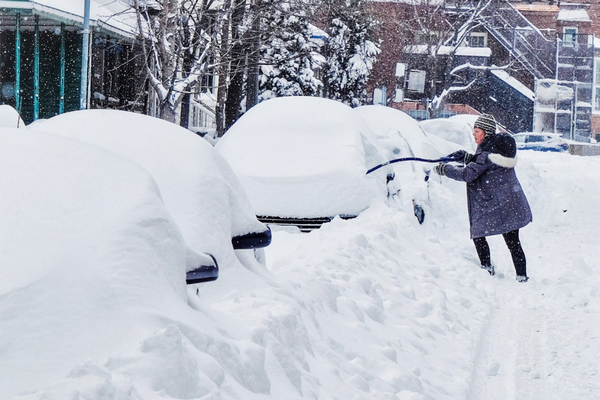 缩略图 | 帮邻居铲雪差点倾家荡产！没人告诉我帮邻居铲雪会被报警啊！