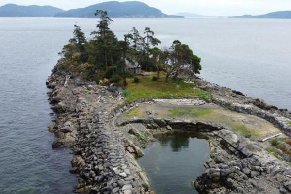 缩略图 | 加拿大整座私人小岛出售：有沙滩和建房地，叫价不到230万加元！
