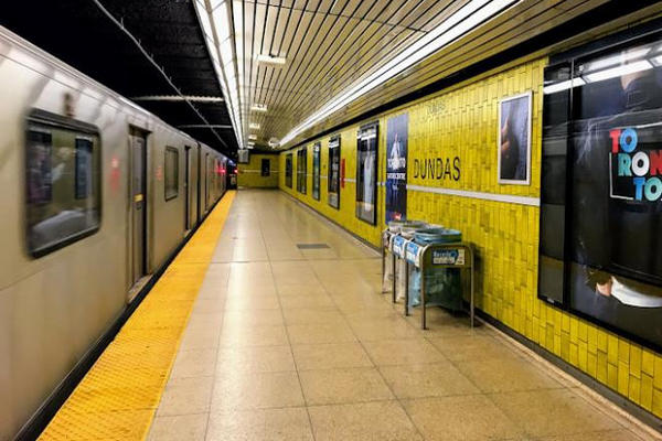 缩略图 | 多伦多81岁女子地铁站遇袭，大声呼救无人理睬