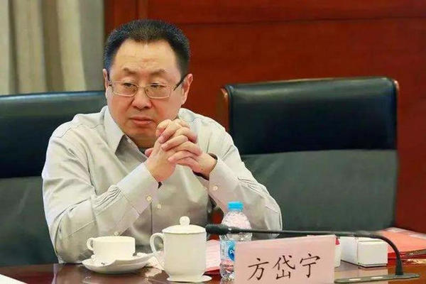 缩略图 | 64岁中科院院士视频会议时被已婚女博士狂吻，香艳视频爆出！