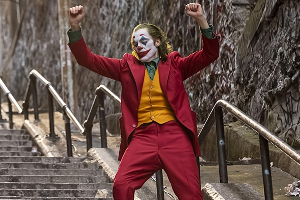 缩略图 | 全球票房将破10亿美元： 《小丑》成电影史上最赚钱漫改电影！