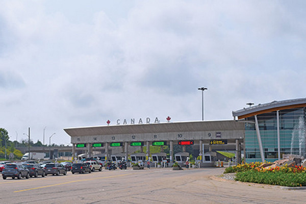 缩略图 | 22岁印度杀人嫌犯逃来加拿大被拒，在加美边境当场被抓！