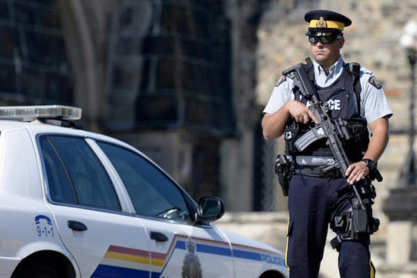 缩略图 | 皇家骑警在加拿大机场展开行动，3人因恐怖主义罪名被捕！