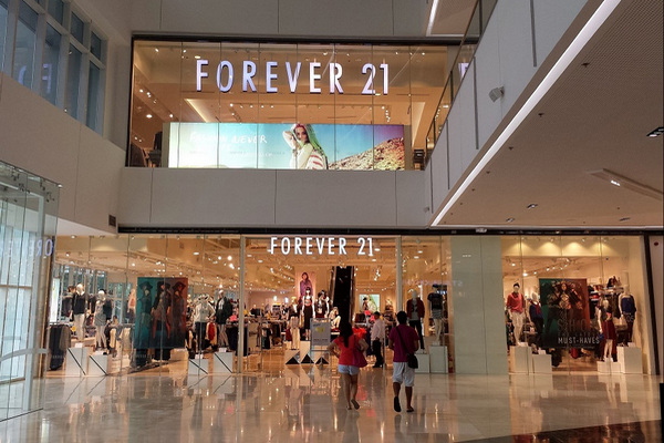 缩略图 | 美国时尚巨头 Forever 21 申请破产，曾是女性最爱门店！
