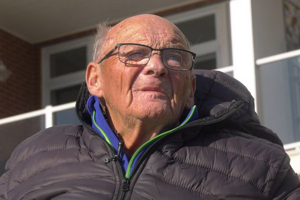 缩略图 | 养老梦碎！加拿大76岁老人睡车里两个月：什么都太贵了！