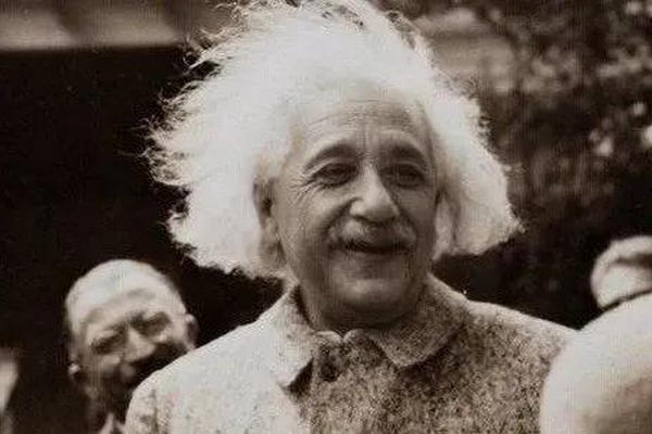 缩略图 | 谁偷走了爱因斯坦的大脑？一个不能多想的故事…