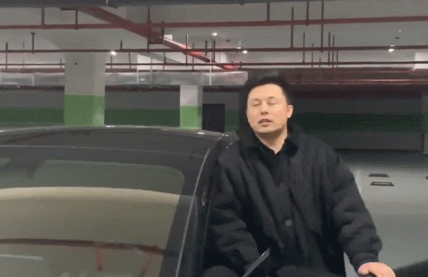 缩略图 | 中国男子因长相酷似马斯克在国外走红！网友：简直就是双胞胎