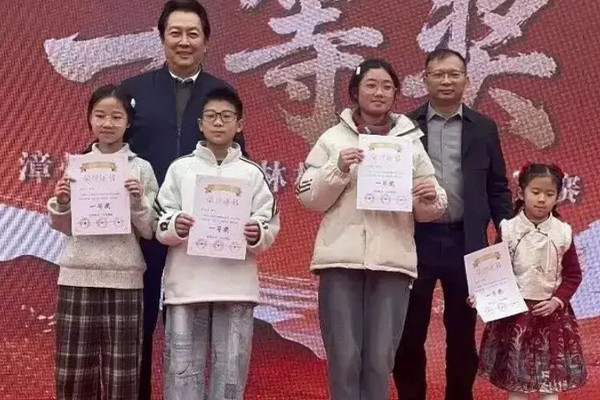 缩略图 | 73岁唐国强近况曝光：为了两个患病儿子的医疗费，四处奔波不敢退休！