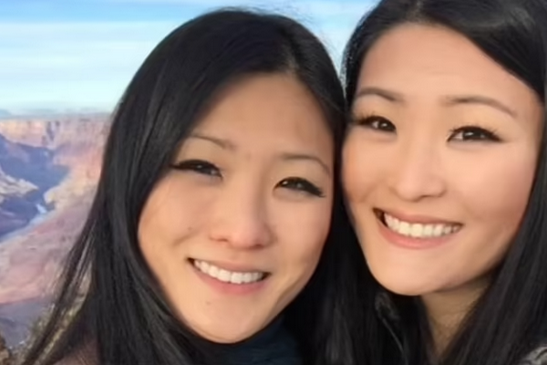 缩略图 | 整整5年！加拿大华人女网红假装已故双胞胎妹妹！原因令人心碎！