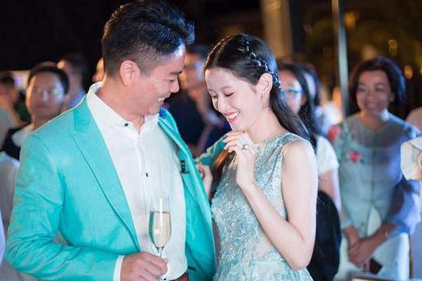 缩略图 | 刘强东向妻子道歉 网友：再也不用看你俩秀恩爱了