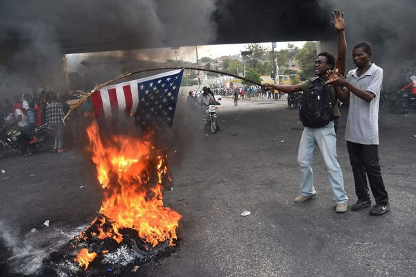 缩略图 | 海地示威者高喊“普京万岁” 要求摆脱美国