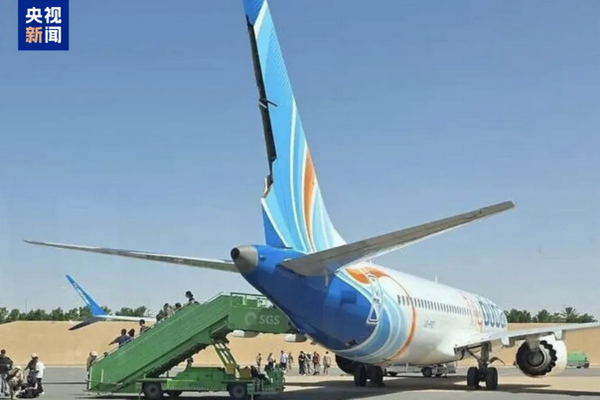缩略图 | 迪拜航空“蓄意坠机”：副机长拔刀捅伤机长，客机急坠5200米！