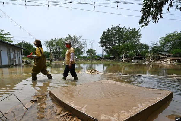 缩略图 | 中国南方暴雨连连，北方热浪滚滚降雨稀少！