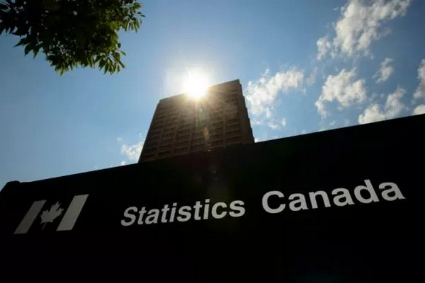 缩略图 | 加拿大统计局大幅修订数据，非永久居民人数大增100多万！