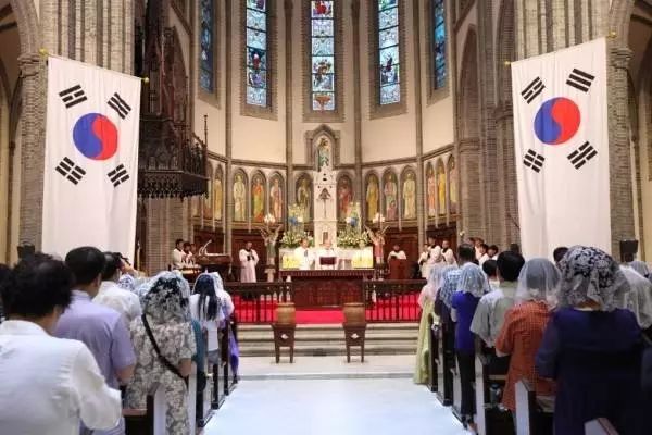 缩略图 | 韩国基督教会长全光勋被警方拘留，称“主”能治愈病毒：韩国怎么就成了一个基督教国家？