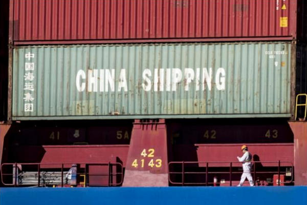 缩略图 | 中美企业钻漏洞躲川普关税，结果被海关盯上！