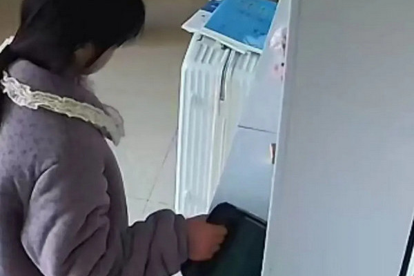 缩略图 | 15岁少女失联半月，父亲悬赏100万！