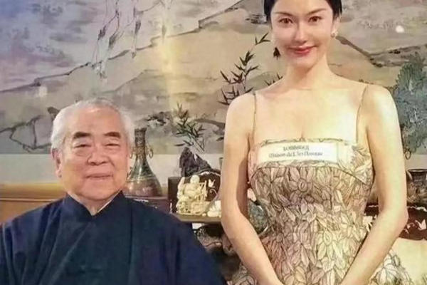 缩略图 | 炸裂！87岁范曾官宣喜得独子，和亲女继子断绝关系，财产都给徐萌！