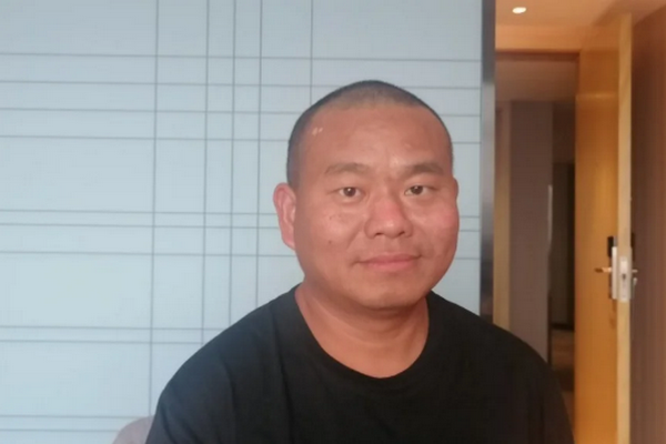 缩略图 | 坠海6天6夜，一个生意人的绝境求生