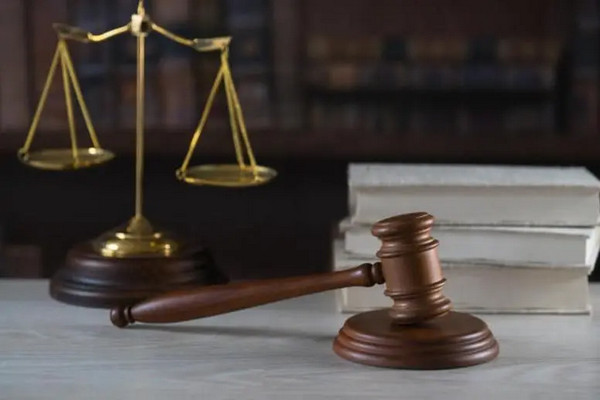 缩略图 | 男子与堂哥合谋车祸撞死7岁儿子骗保，被判死刑！