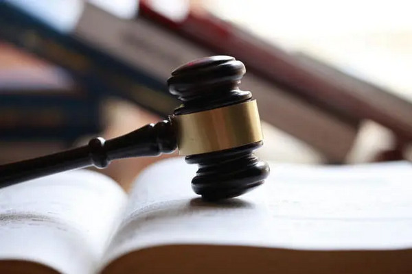 缩略图 | “欢迎宴”后因老板称呼问题起争执，42岁新员工咬掉老员工鼻子！